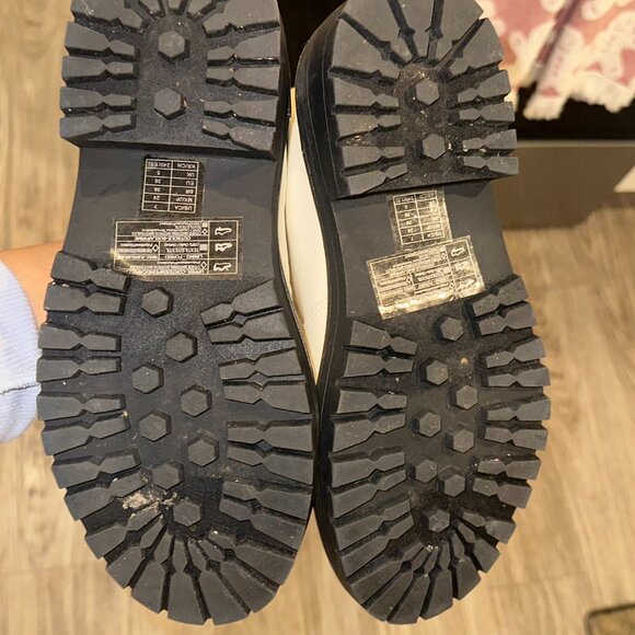 🎀Forever 21 White Slip-On Faux Leather Combat Boot with Chunky Sole - Picture 4 of 4